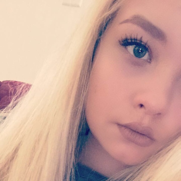 Meet your Posher, Bella - Picture 2 of 3